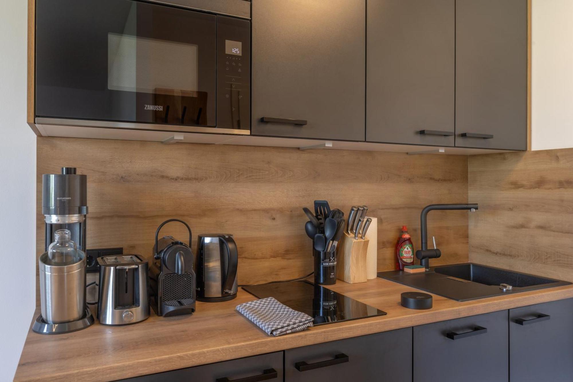 Sweethome - Super Zentral Und Modern, Kueche, Wifi Apartamento